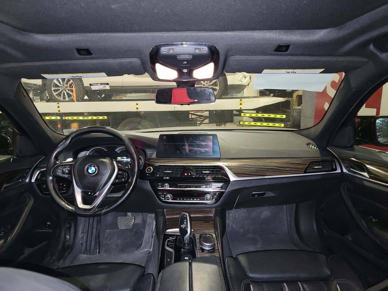 BMW 530I - Exterior