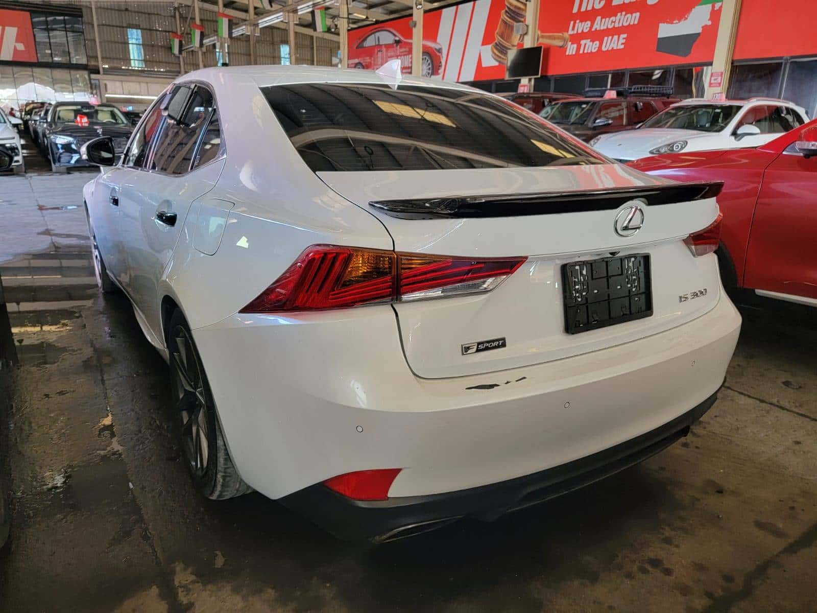 Lexus IS 300 2019 thumbnail 2