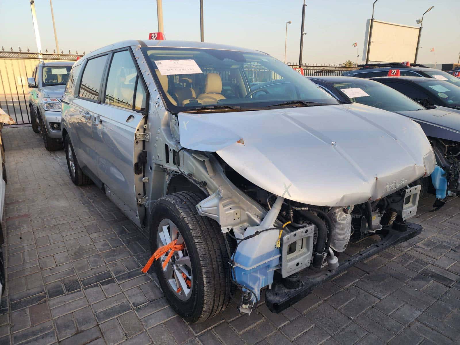 KIA CARNIVAL LX 2022 thumbnail 4