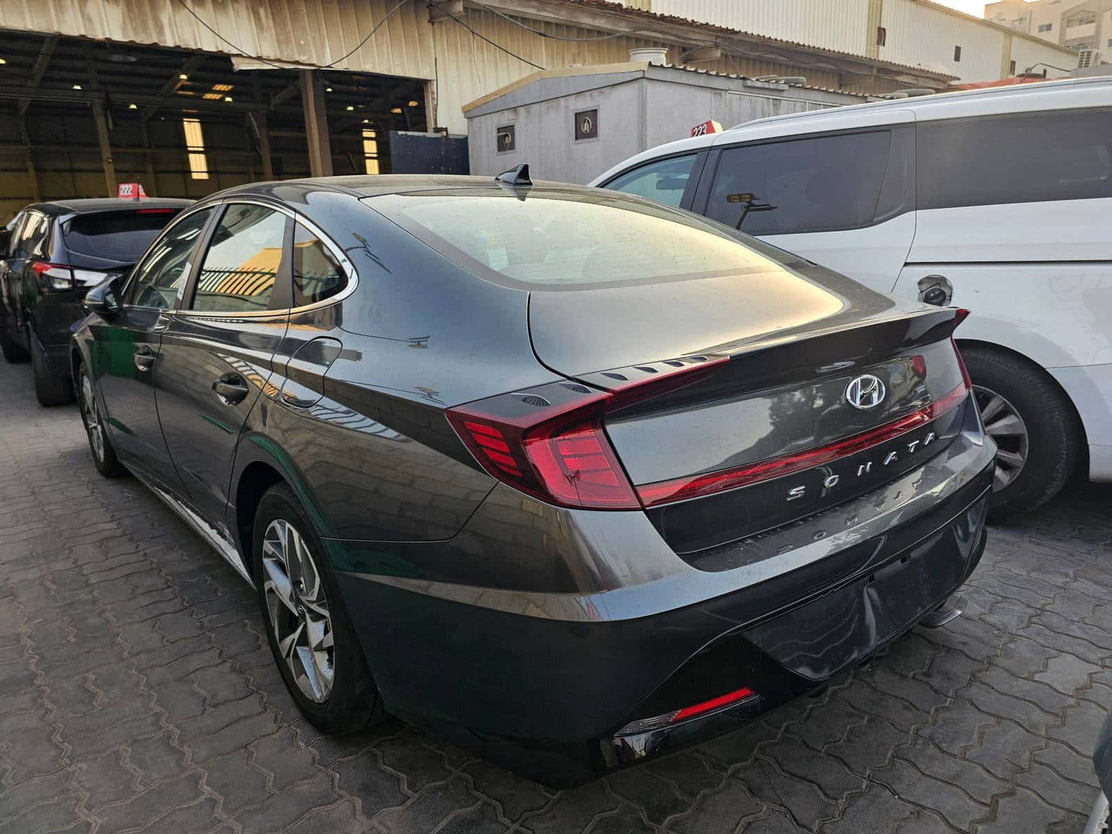 HYUNDAI SONATA 2023 thumbnail 2