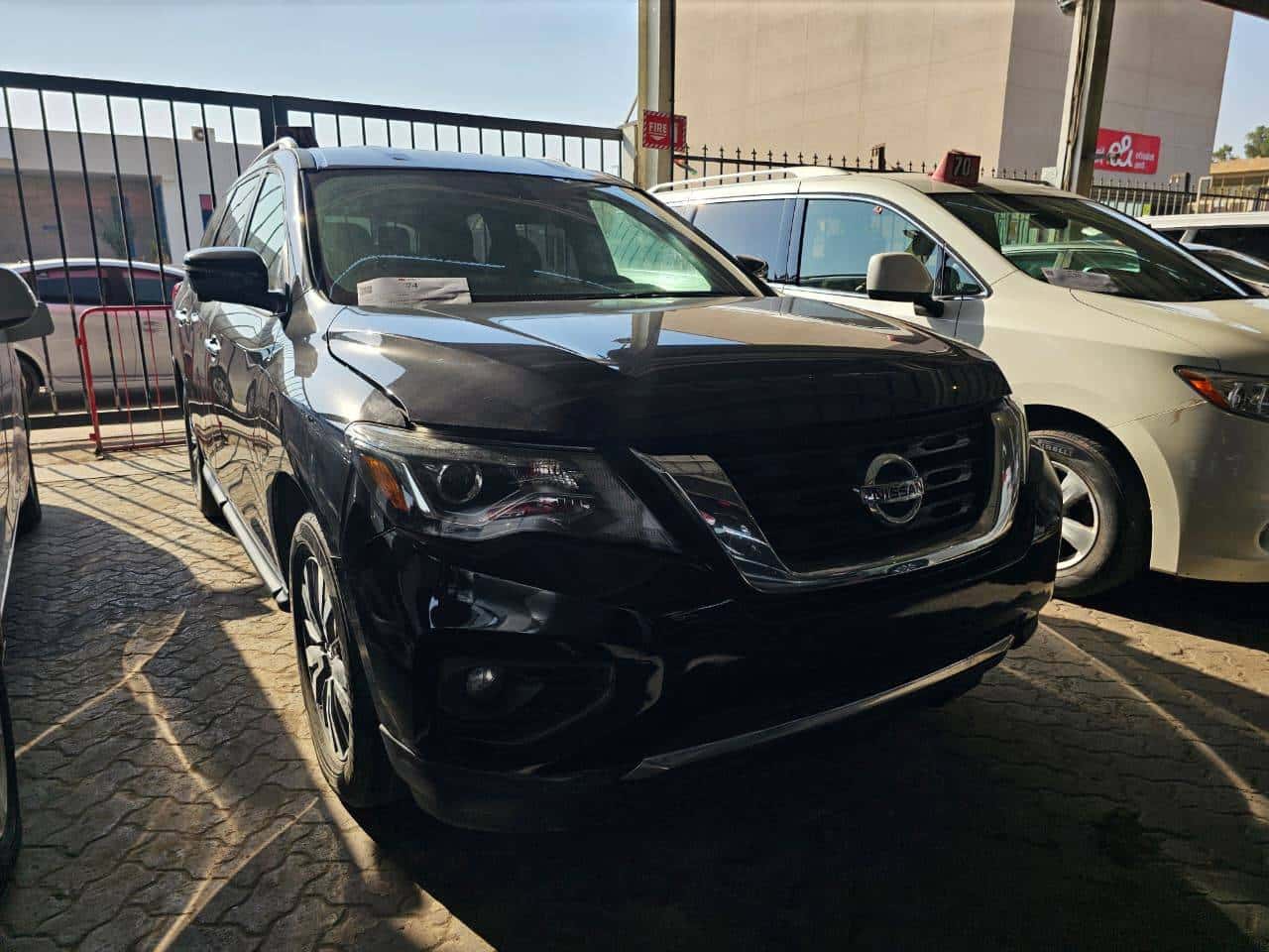 Nissan Pathfinder 2019 thumbnail 2