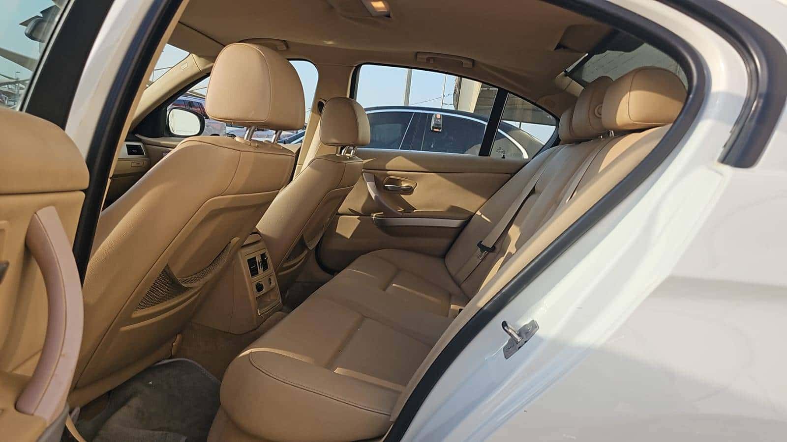 BMW 320 I 2010 thumbnail 6