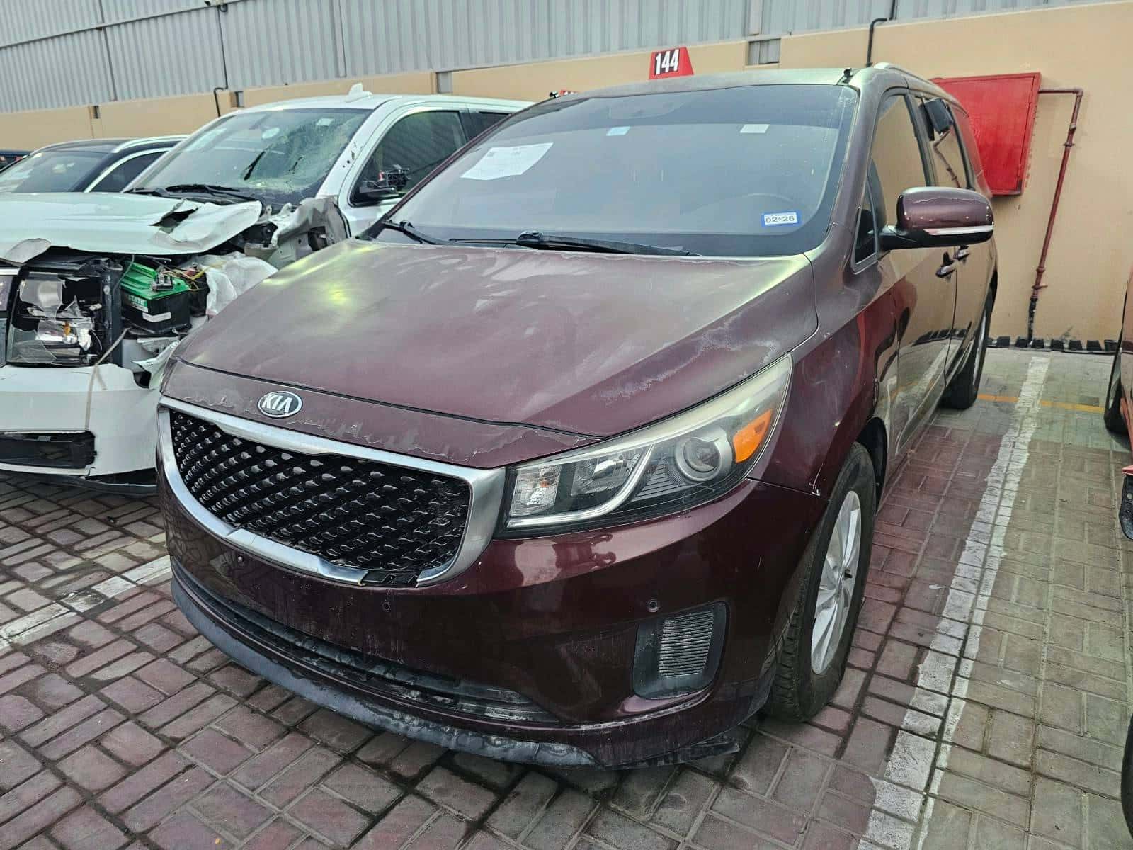 Kia Sedona 2017 thumbnail 1