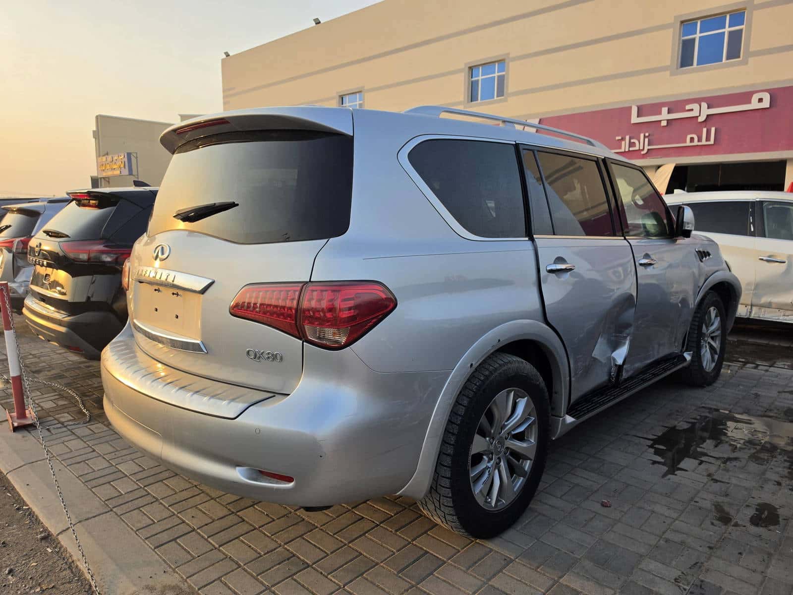 INFINITI QX80 2017 thumbnail 4