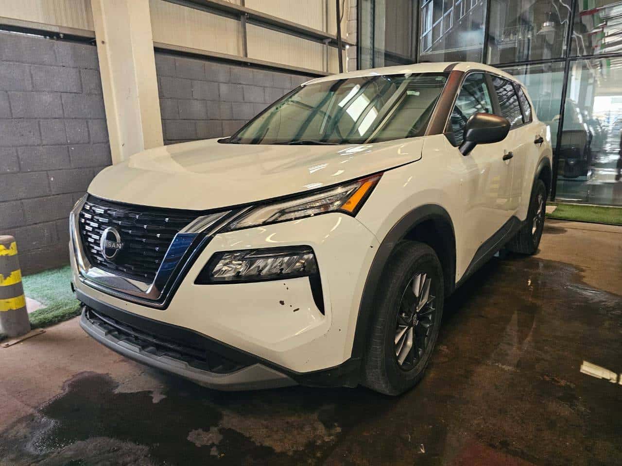 Nissan Rogue 2023 thumbnail 1