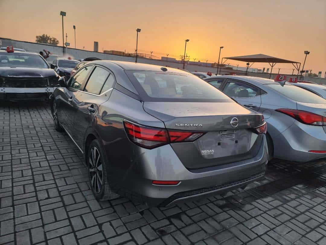 NISSAN SENTRA - Exterior