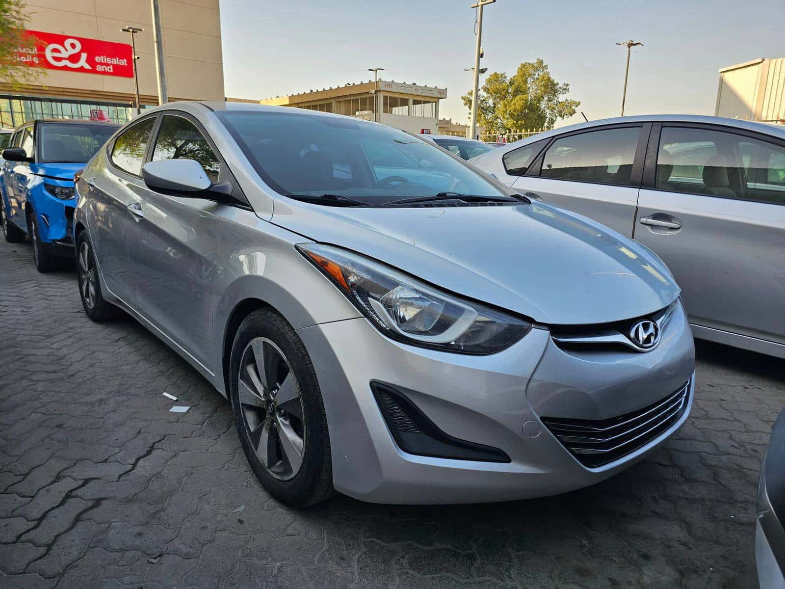 HYUNDAI ELANTRA 2015 thumbnail 3