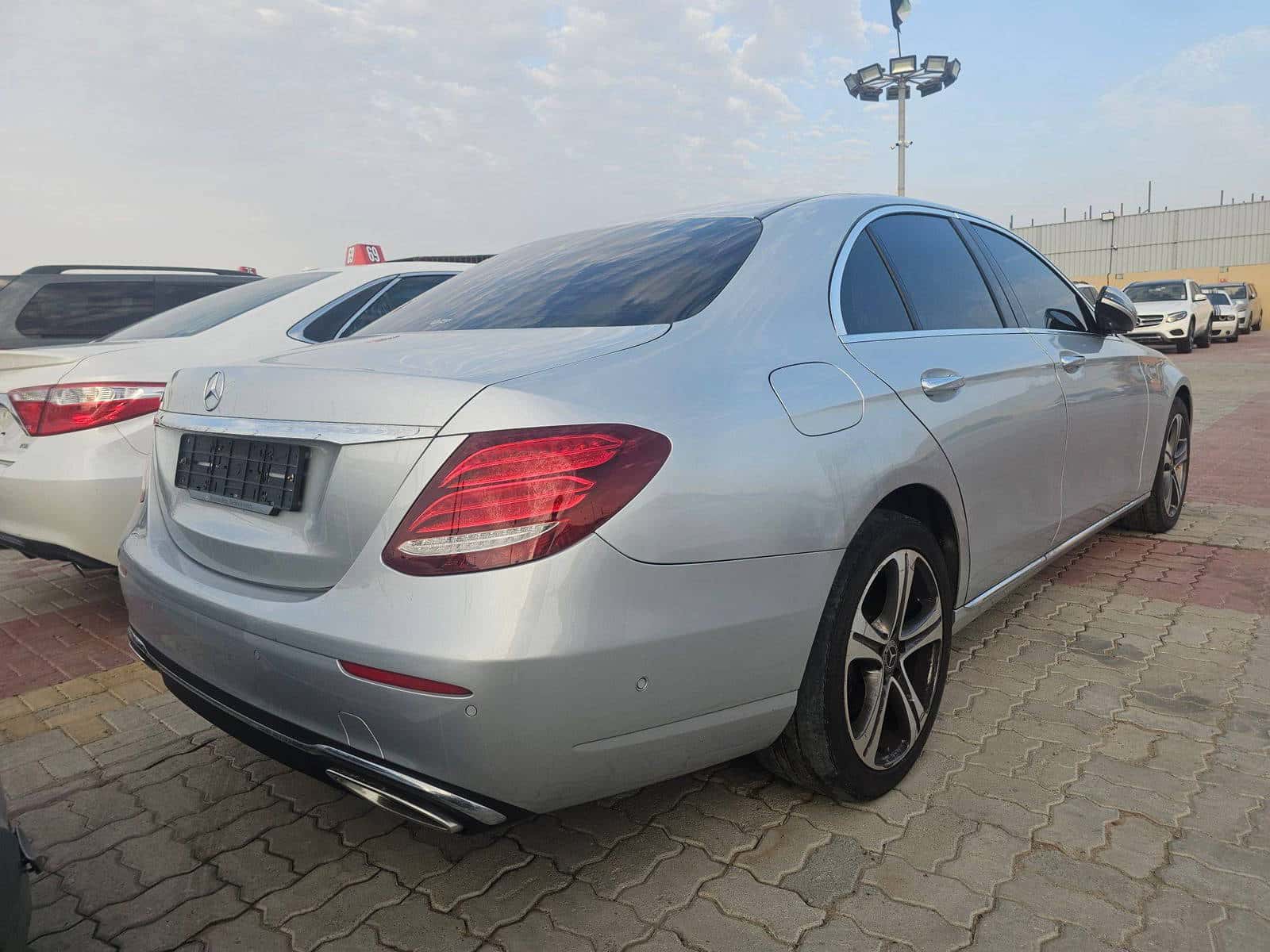 MERCEDES BENZ E-300 2019 thumbnail 5