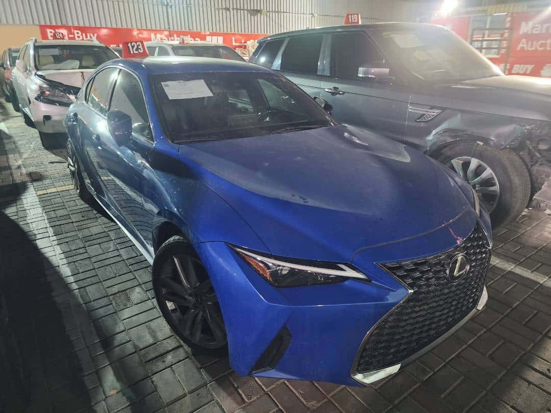 LEXUS IS 300 2021 thumbnail 1