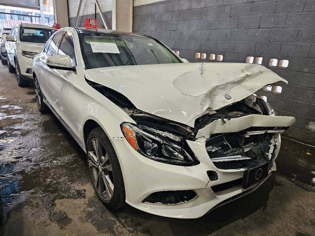 MERCEDES BENZ C300 2015 thumbnail 1