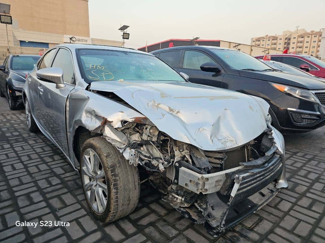 LEXUS IS 200T - Exterior