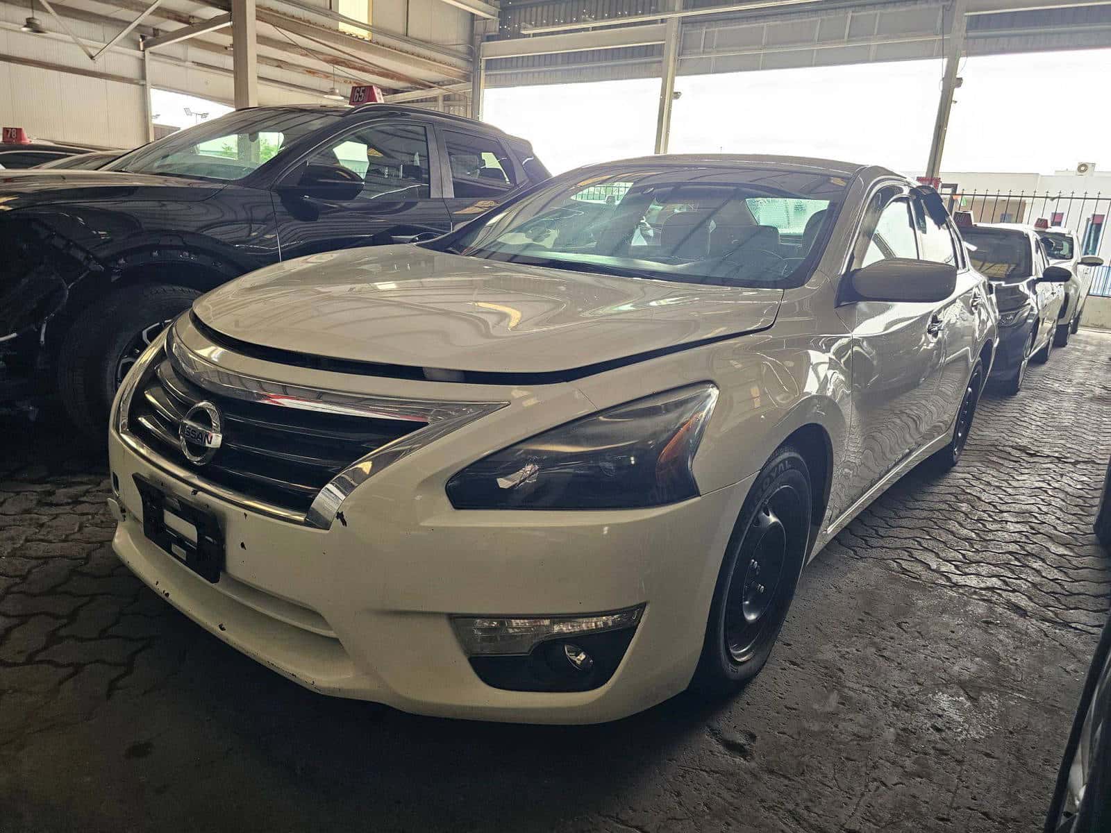 Nissan Altima 2015 thumbnail 2