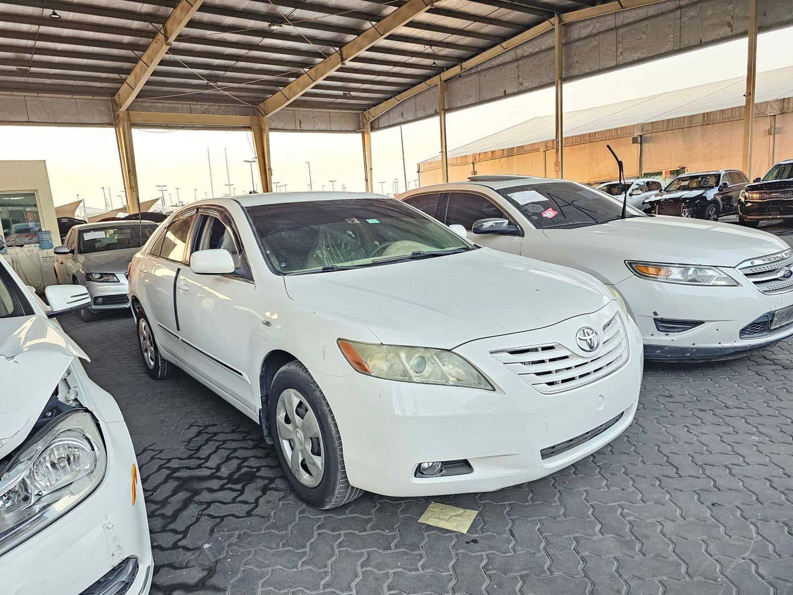 TOYOTA CAMRY - Exterior