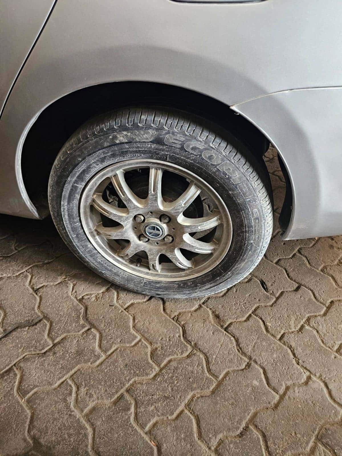 Toyota Yaris 2011 thumbnail 4