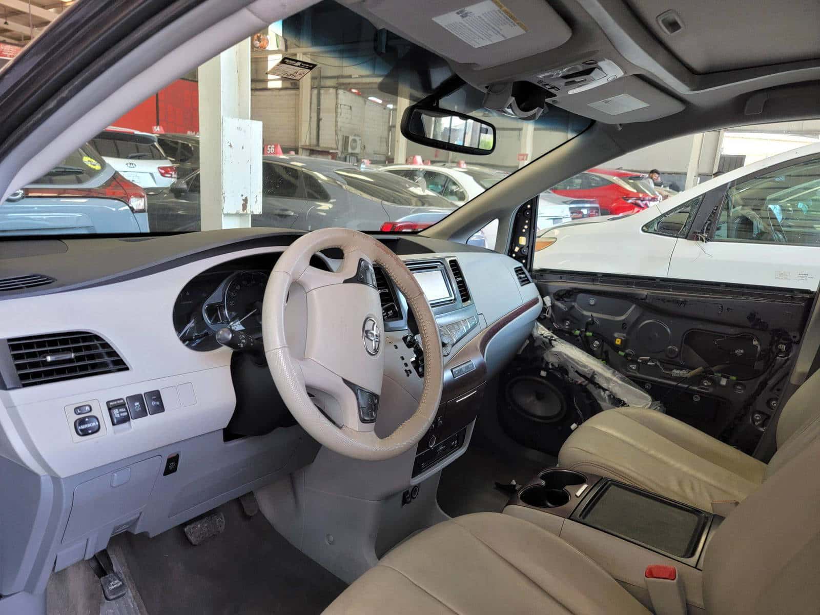 TOYOTA SIENNA 2013 thumbnail 7