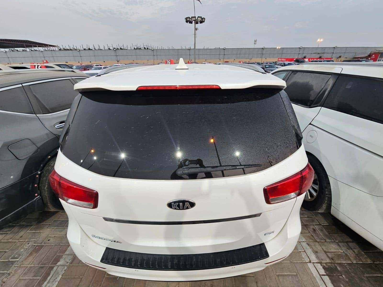 Kia Sedona 2016 thumbnail 7