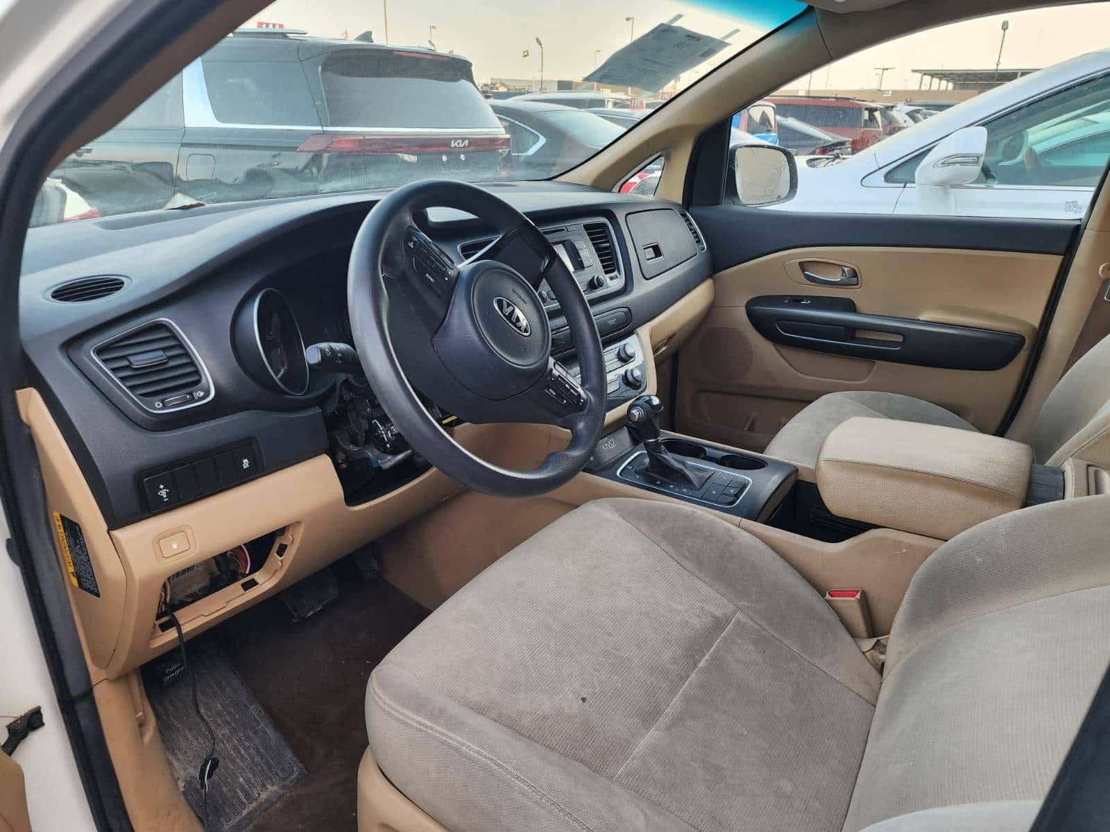 Kia Sedona 2015 thumbnail 6