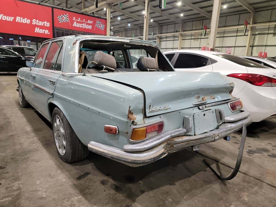 MERCEDES BENZ E 280 - Exterior