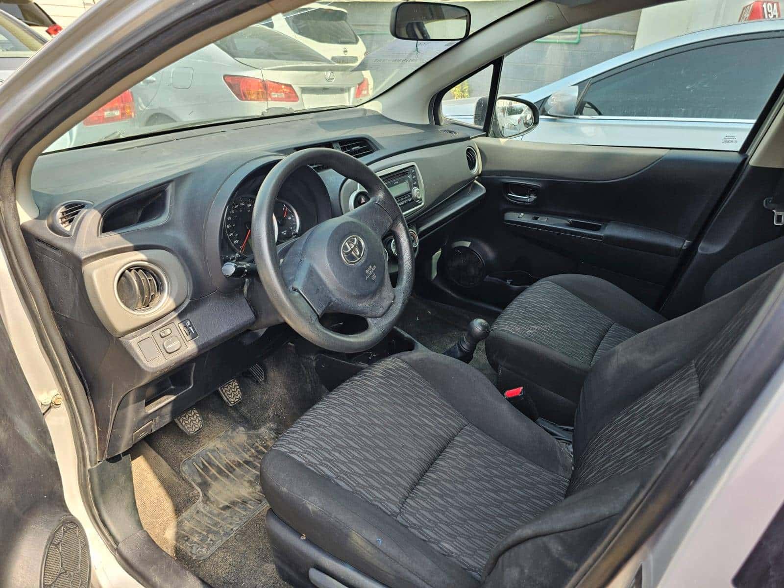 Toyota Yaris 2014 thumbnail 6