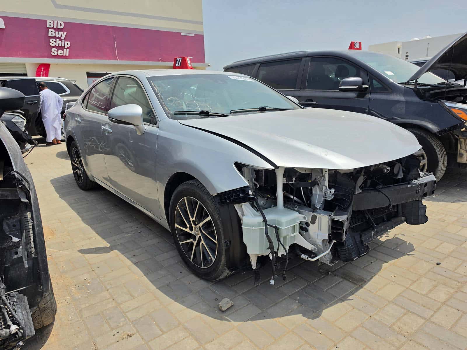 Lexus ES 350 2017 thumbnail 3