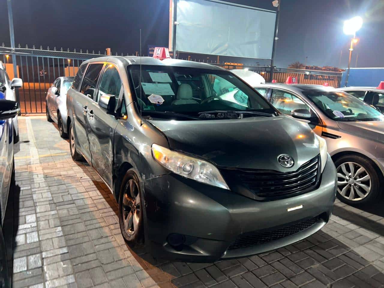 TOYOTA SIENNA 2014 thumbnail 7