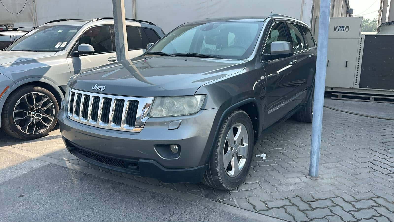 Jeep GRAND CHEROKEE LAREDO 2013 thumbnail 2