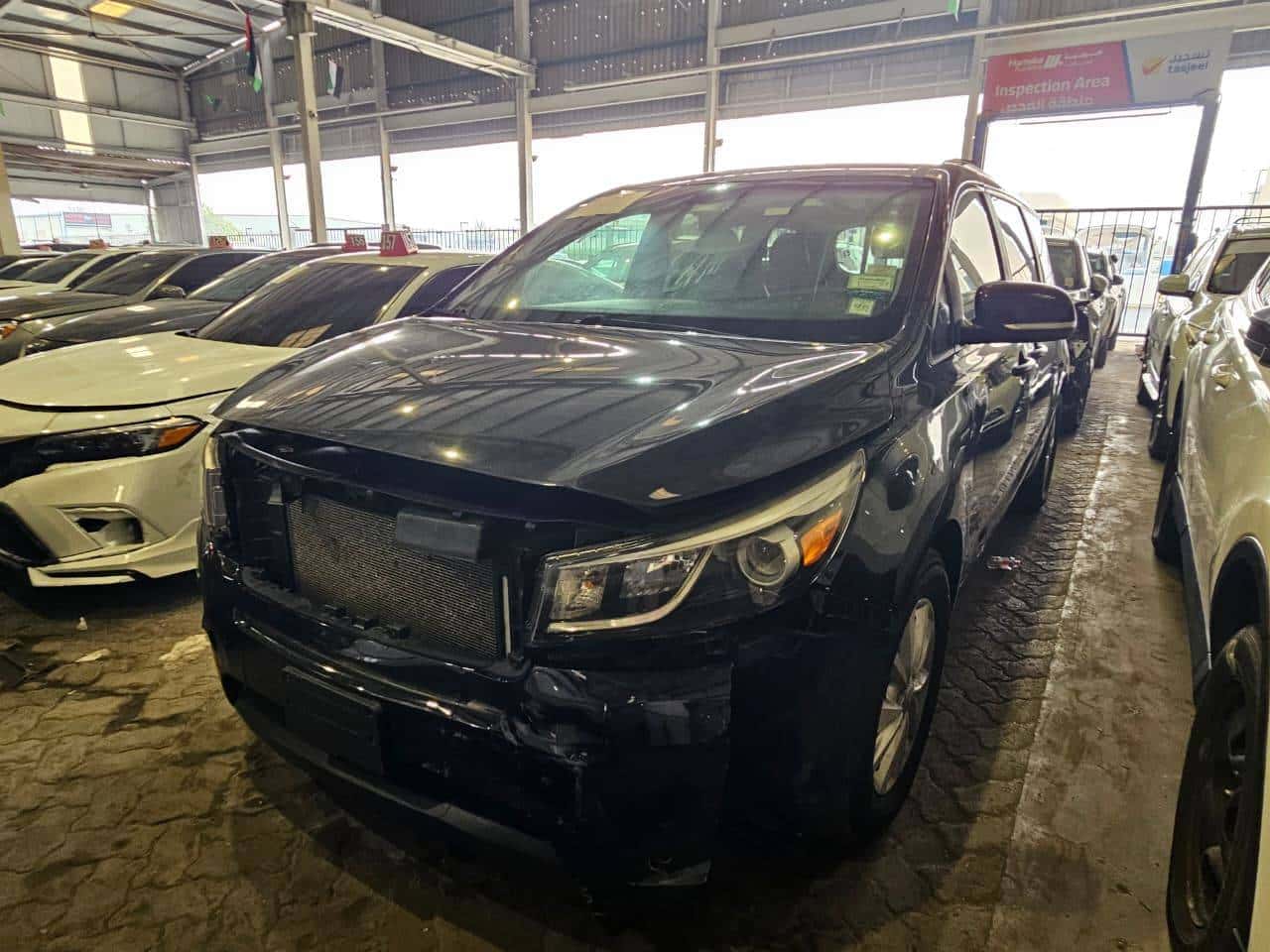 Kia Sedona 2017 thumbnail 2