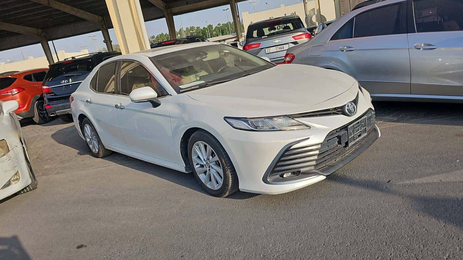 Toyota Camry 2023 thumbnail 2