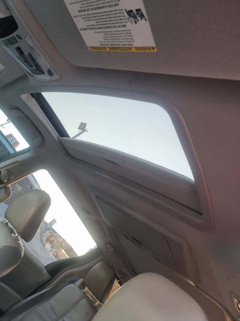 TOYOTA SIENNA 2011 thumbnail 4
