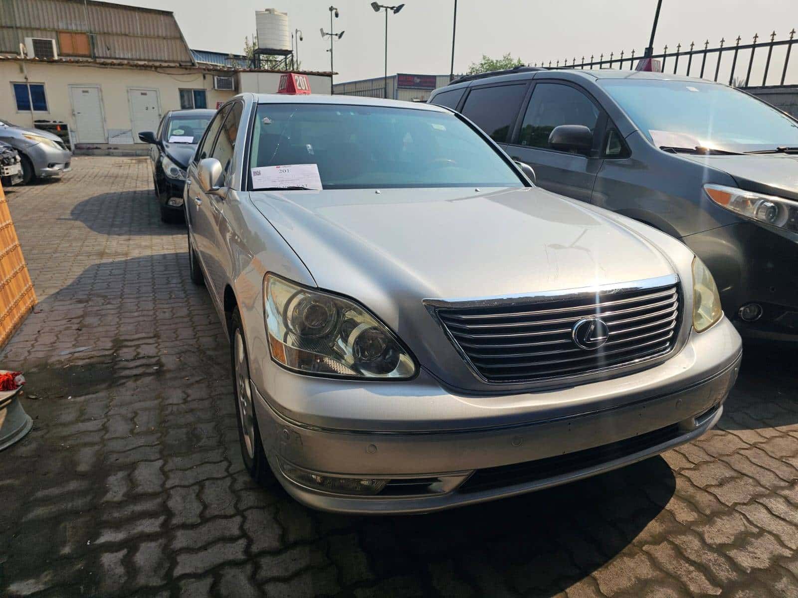 Lexus LS 430 2004 thumbnail 2