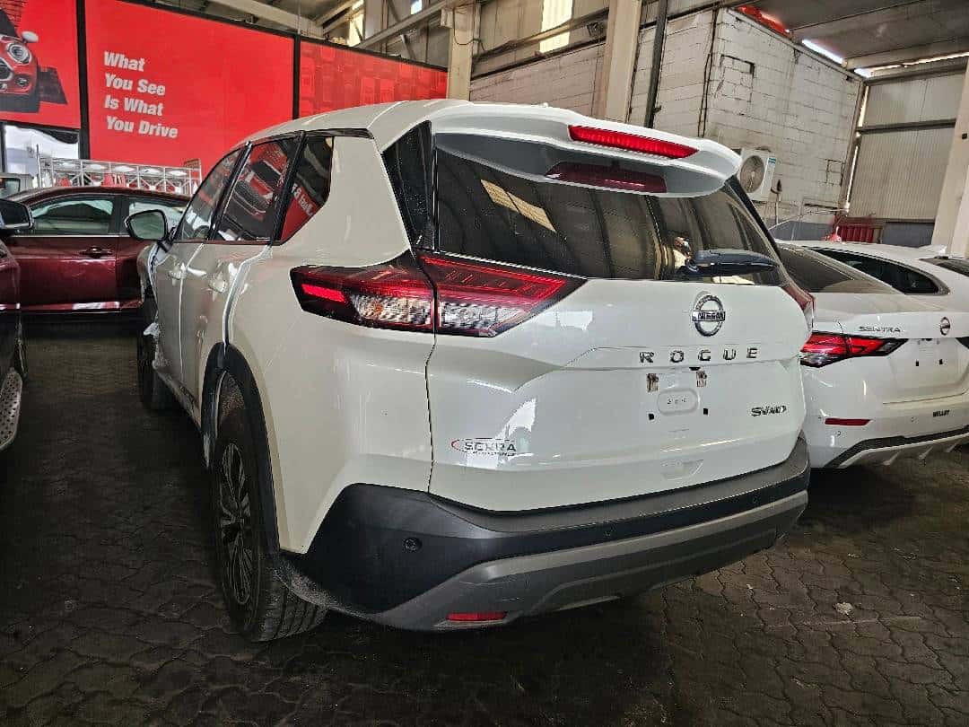 Nissan Rogue 2021 thumbnail 1