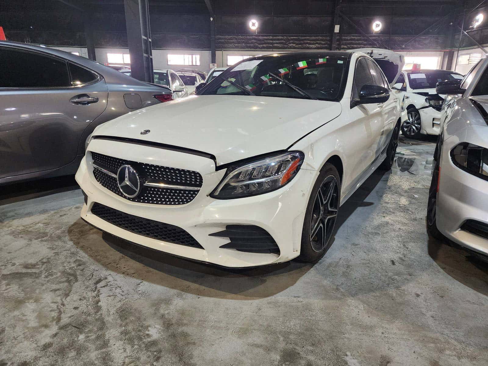 MERCEDES BENZ C300 - Exterior