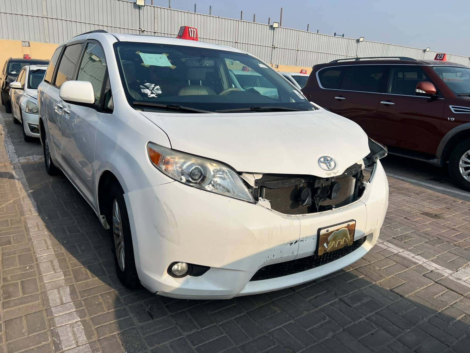 Toyota Sienna 2011 thumbnail 1