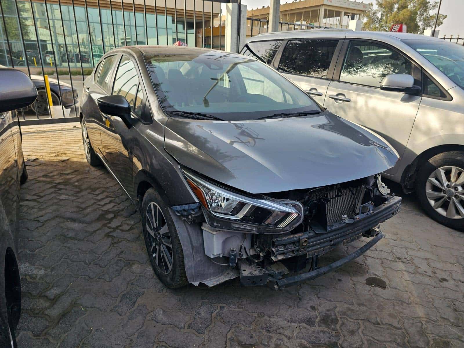 NISSAN VERSA 2020 thumbnail 2