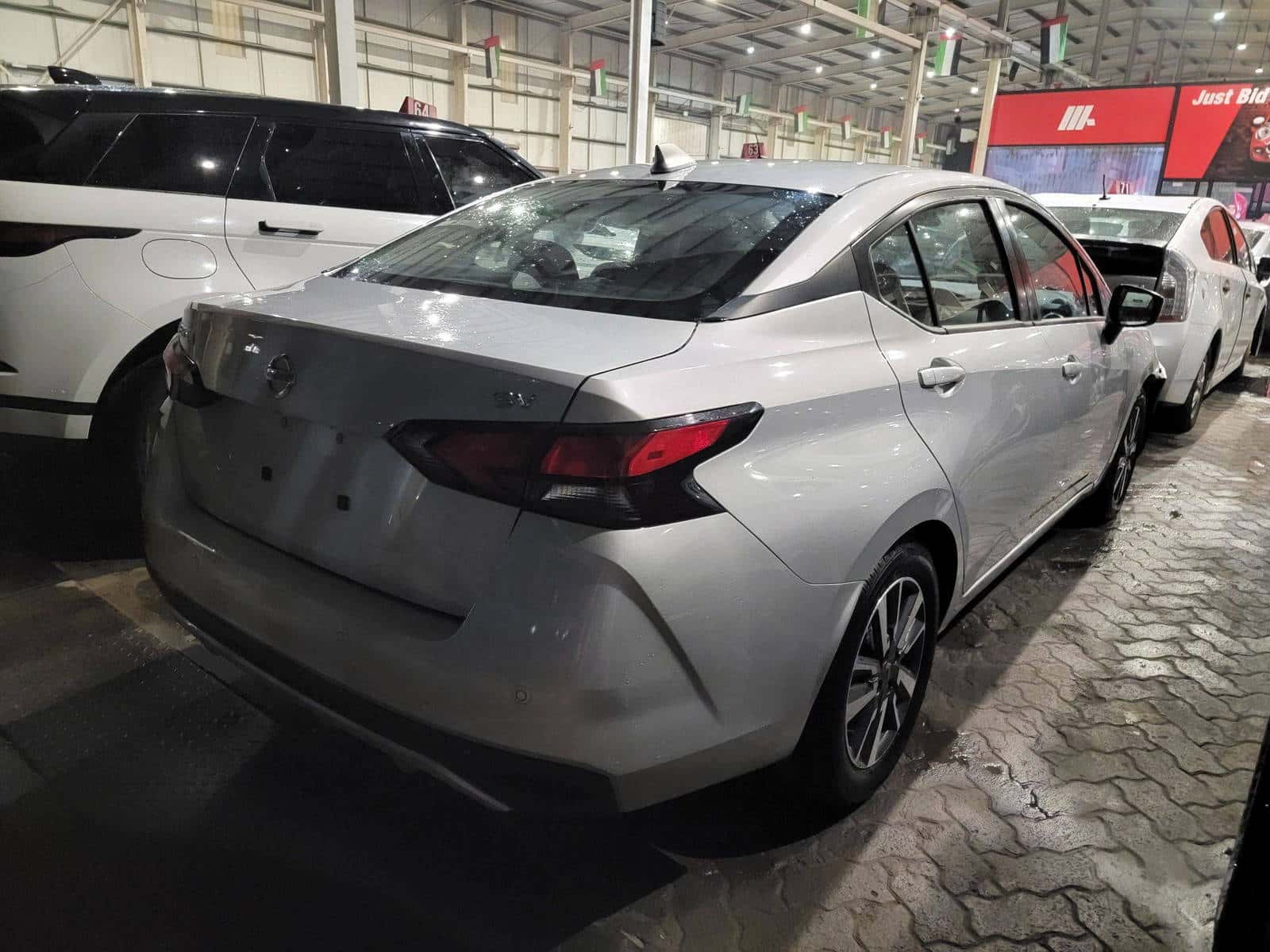 Nissan Versa 2021 thumbnail 2
