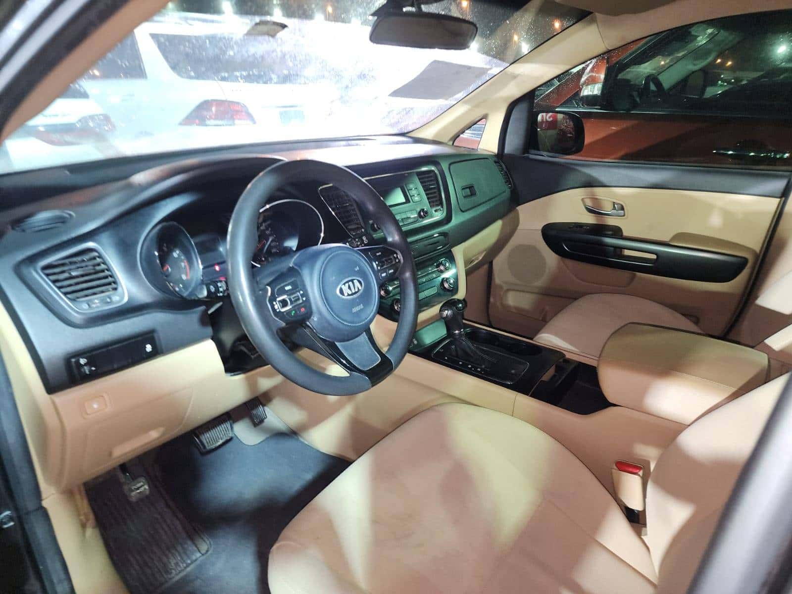 KIA CARNIVAL LX 2017 thumbnail 6