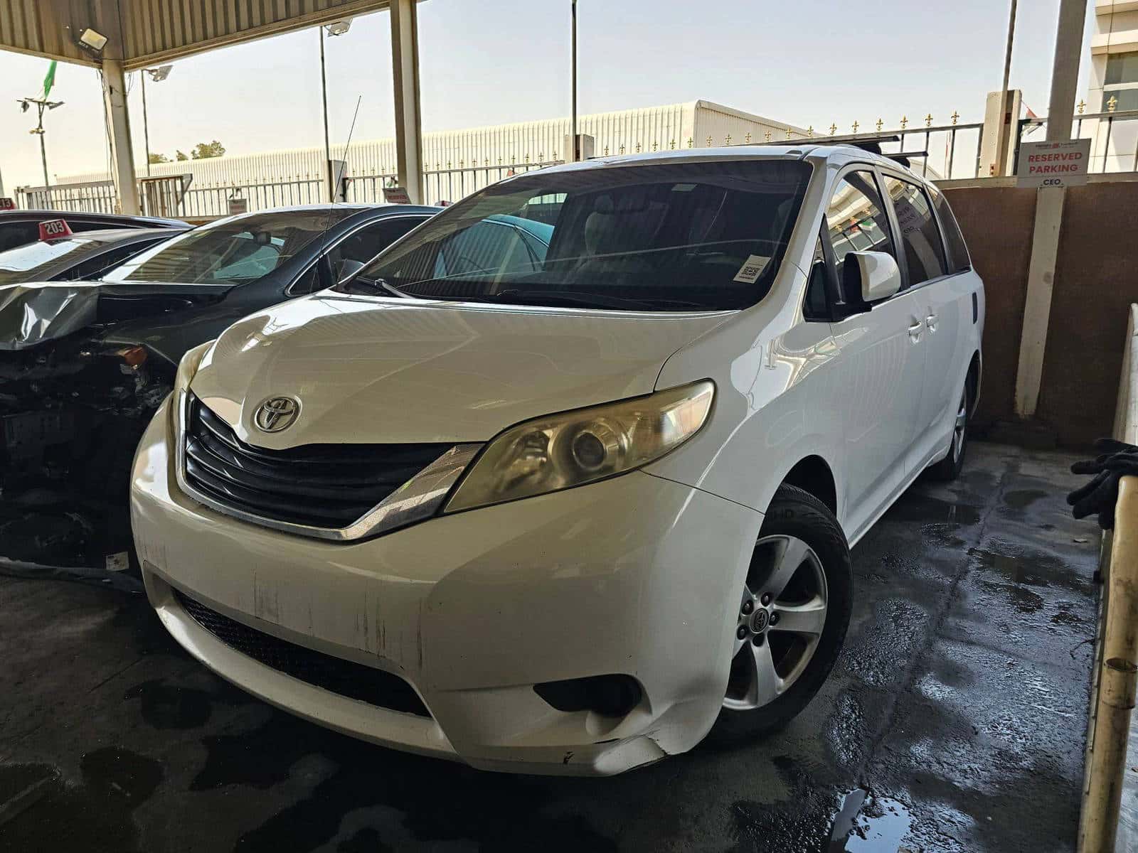TOYOTA SIENNA 2012 thumbnail 2