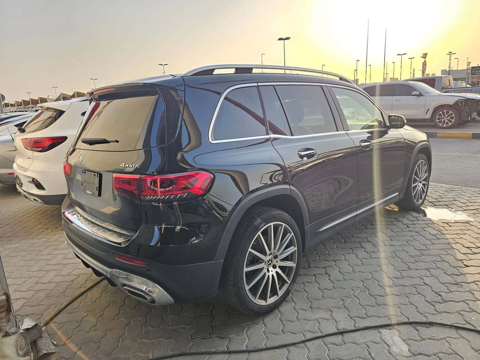 MERCEDES BENZ GLB 250 - Exterior