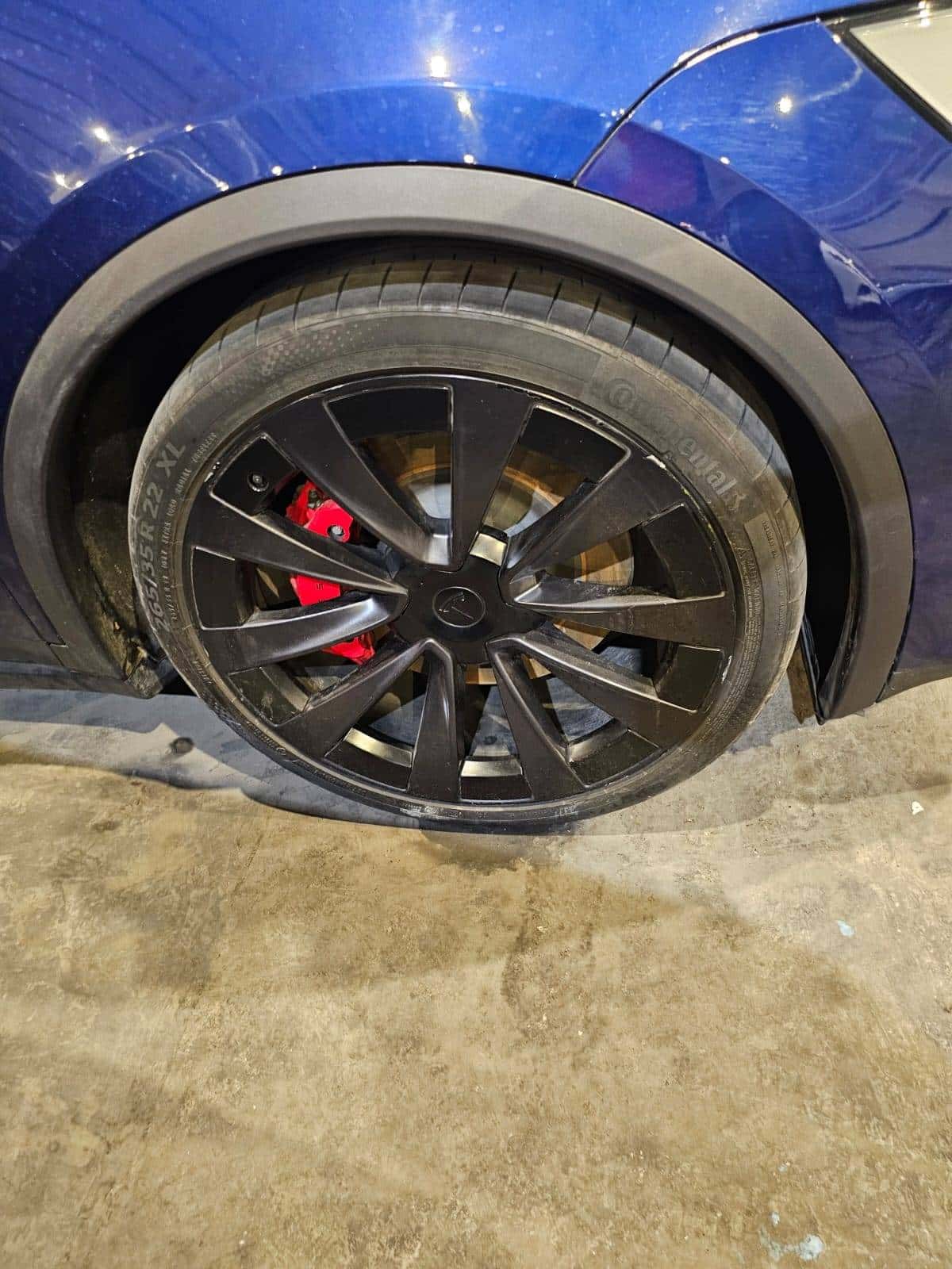 TESLA Model X 2023 thumbnail 5