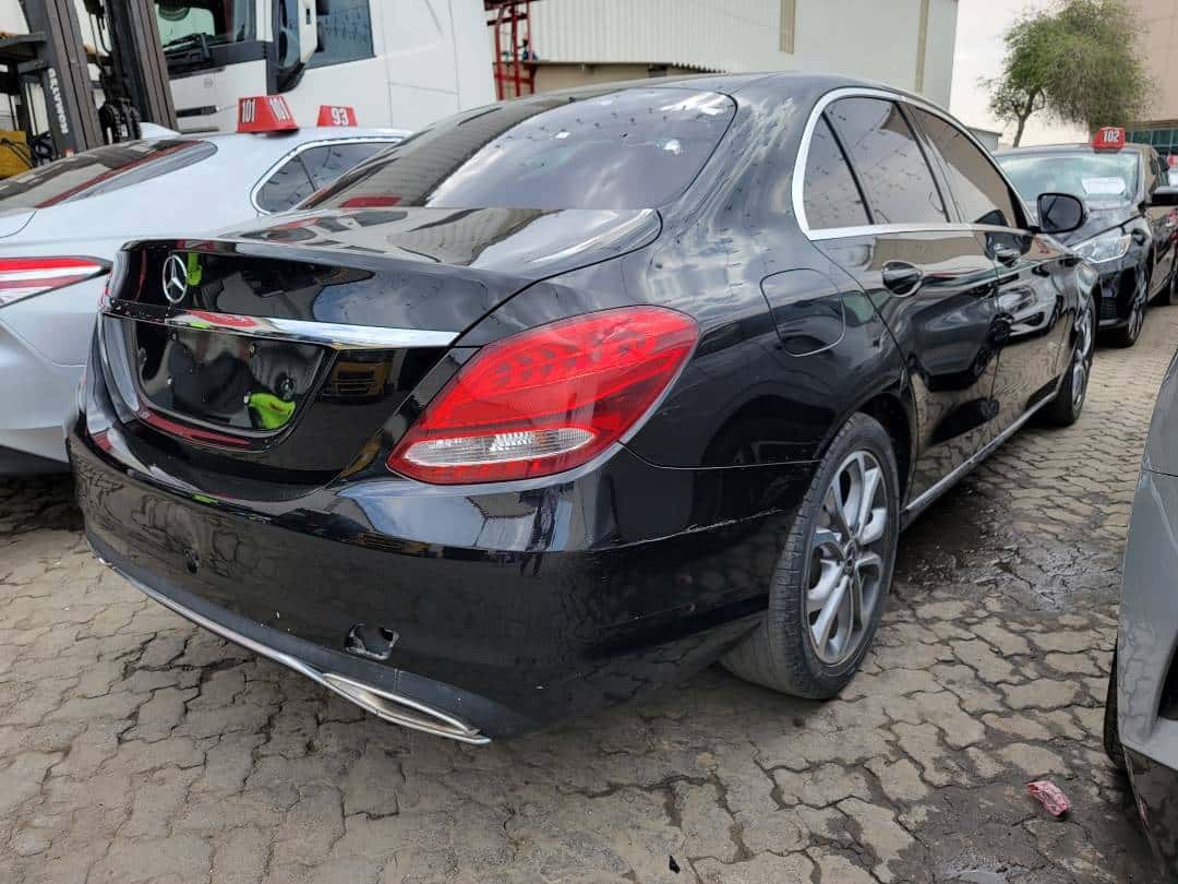 MERCEDES BENZ C300 - Exterior