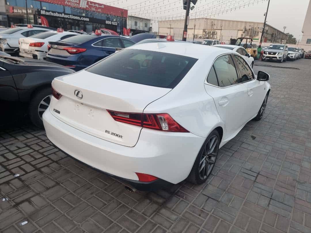 LEXUS IS 200T 2016 thumbnail 3