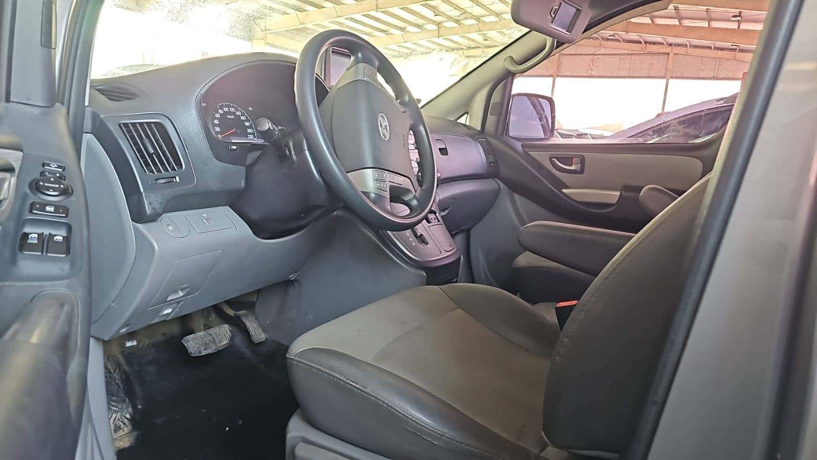 HYUNDAI GRAND STAREX - Exterior