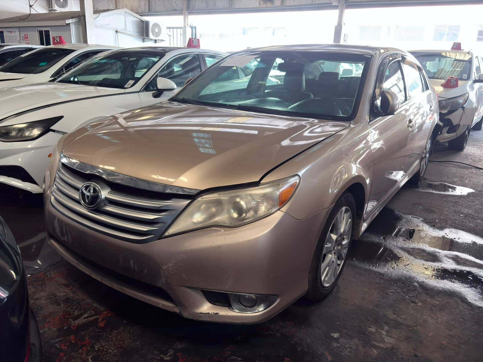 TOYOTA AVALON 2011 thumbnail 4