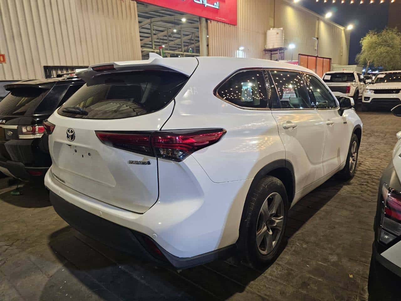 Toyota Highlander 2021 thumbnail 2