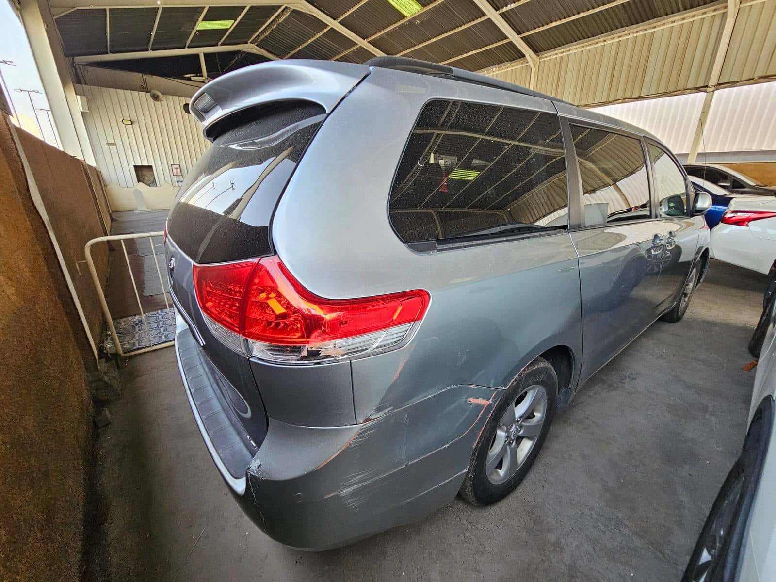 TOYOTA SIENNA 2011 thumbnail 5