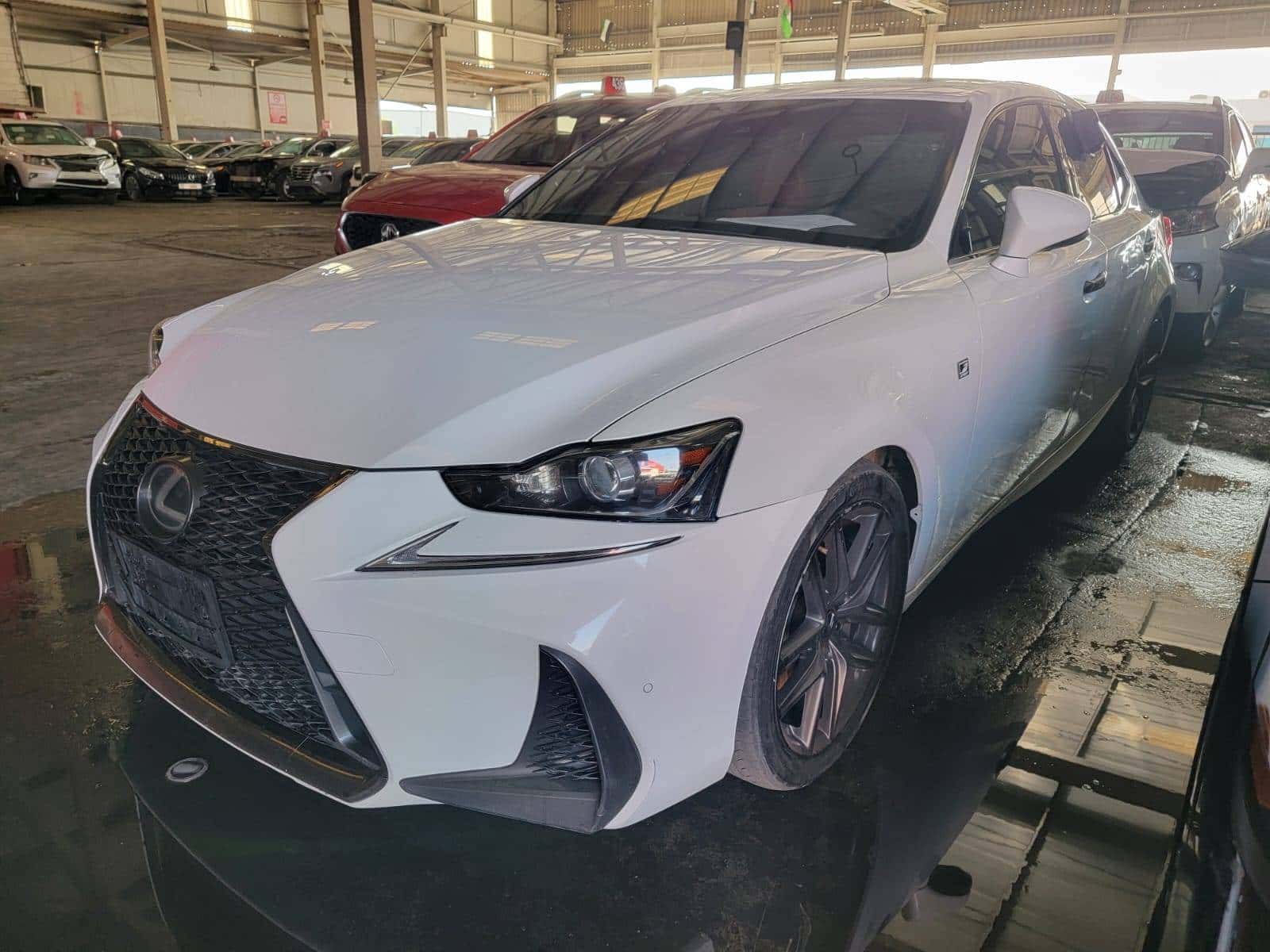 Lexus IS 300 2019 thumbnail 5
