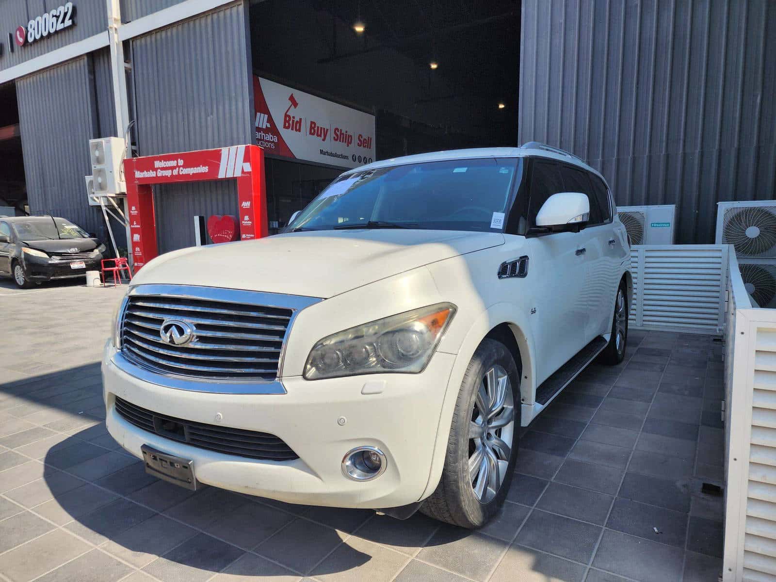 INFINITI QX80 - Exterior