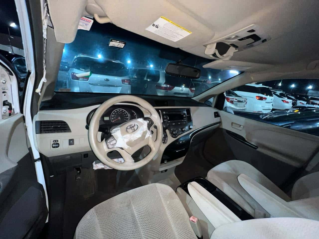 Toyota Sienna 2011 thumbnail 3
