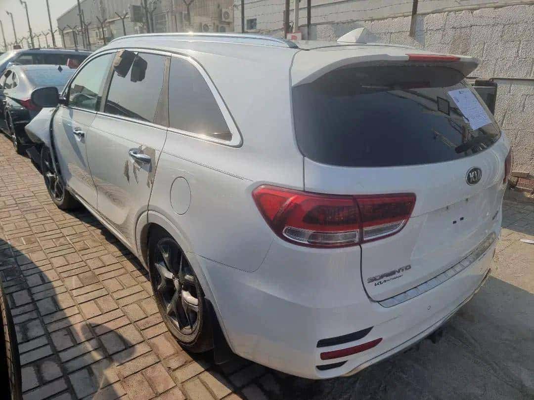 Kia Sorento 2016 thumbnail 3