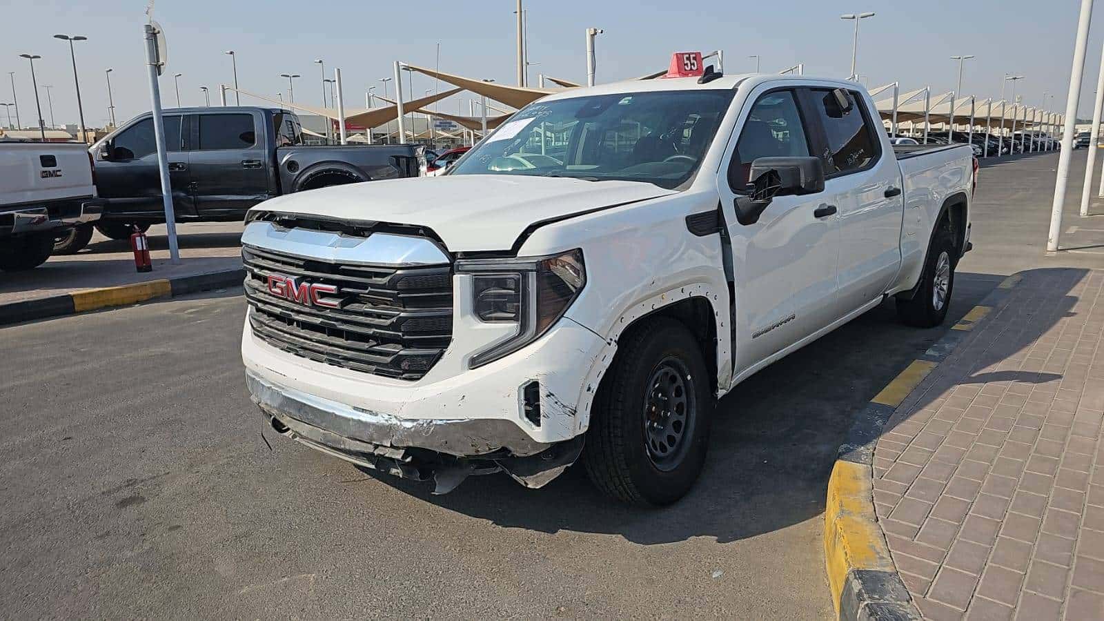 GMC Sierra 2025 thumbnail 1